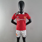 Kit Infantil Manchester United 22/23 Adidas - Vermelho